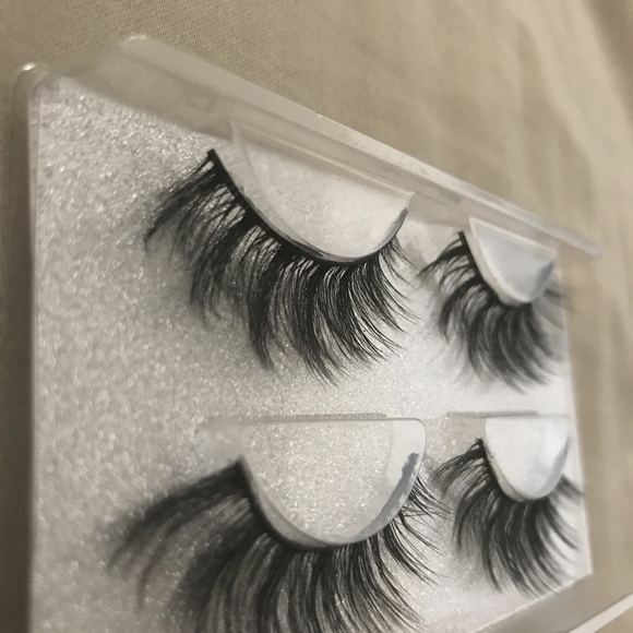 2 pair Bundle of fake eyelashes - Picture 3 of 4